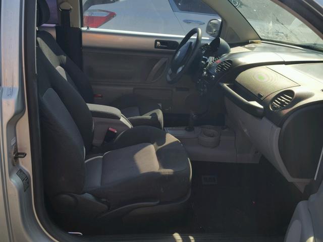 3VWCK31C14M415961 - 2004 VOLKSWAGEN NEW BEETLE 银色 照片 5