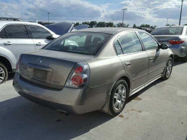 1N4AL11DX5C374484 - 2005 NISSAN ALTIMA S GRAY photo 4