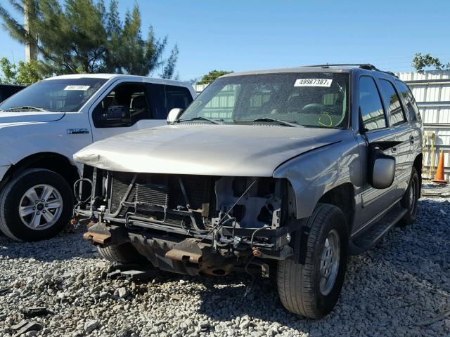 1GNEC13Z53R208654 - 2003 CHEVROLET TAHOE C150 WHITE photo 2