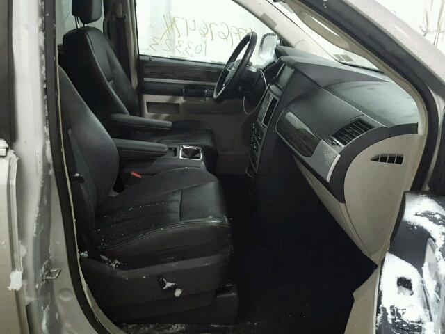 2A4RR5D10AR279626 - 2010 CHRYSLER TOWN & COU Gümüş foto 5