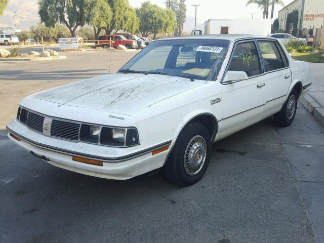 1G3AJ51W4HD380952 - 1987 OLDSMOBILE CUTLASS CI WHITE photo 2