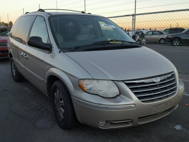 2C8GP64L95R172847 - 2005 CHRYSLER TOWN & COU GOLD photo 1