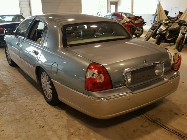 1LNHM81W15Y667625 - 2005 LINCOLN TOWN CAR S GREEN photo 3