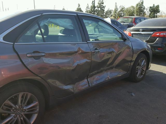 4T1BF1FK1HU802983 - 2017 TOYOTA CAMRY LE ნაცრისფერი ფოტო 9