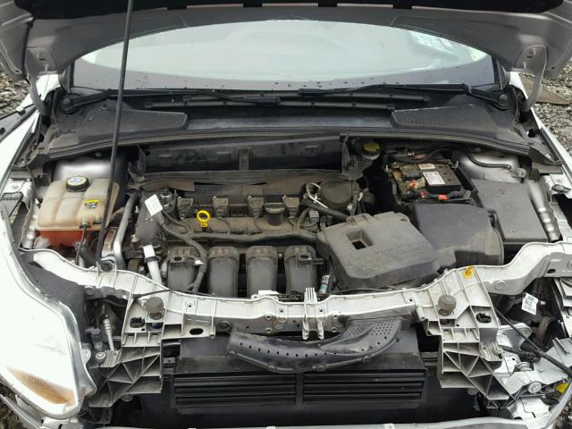 1FAHP3F28CL145871 - 2012 FORD FOCUS SE SILVER photo 7