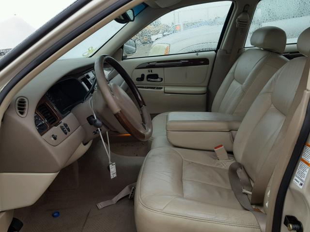 1LNHM83W92Y603793 - 2002 LINCOLN TOWN CAR C WHITE photo 5