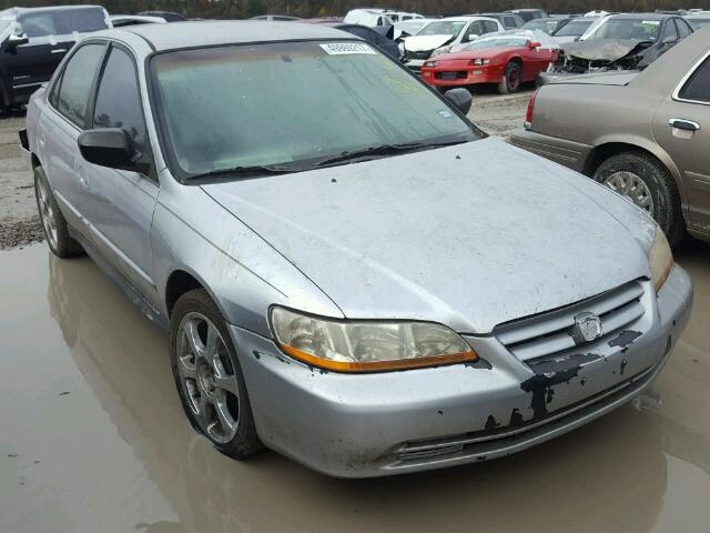 1HGCF86652A002752 - 2002 HONDA ACCORD VAL SILVER photo 1