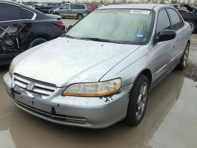 1HGCF86652A002752 - 2002 HONDA ACCORD VAL SILVER photo 2