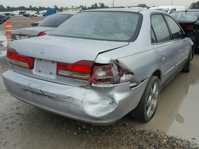 1HGCF86652A002752 - 2002 HONDA ACCORD VAL SILVER photo 4