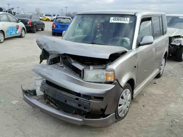 JTLKT324264102570 - 2006 TOYOTA SCION XB SILVER photo 2