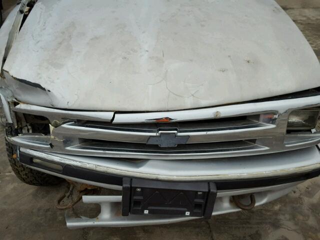 1GNCT18W0TK131710 - 1996 CHEVROLET BLAZER SILVER photo 7