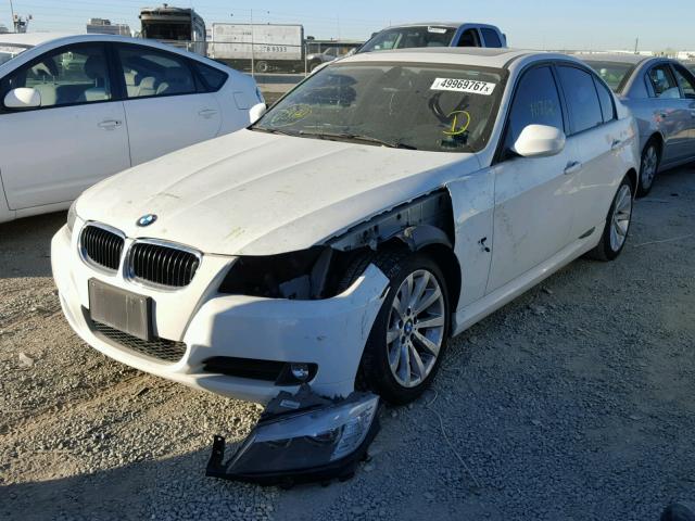 WBAPH5G51BNM76220 - 2011 BMW 328 I SULE WHITE photo 2