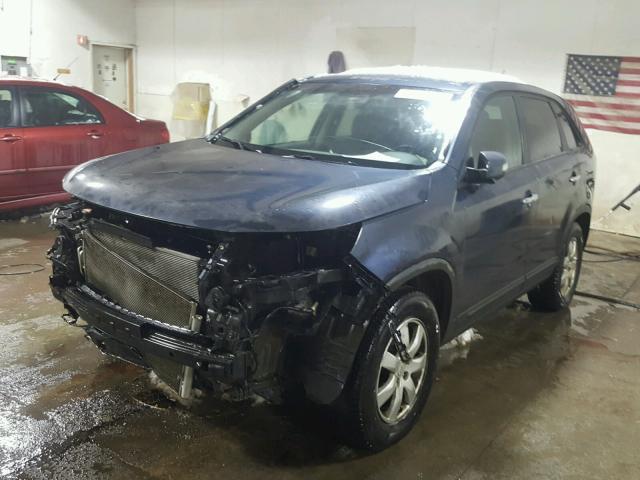 5XYKT3A13BG165286 - 2011 KIA SORENTO BA BLUE photo 2