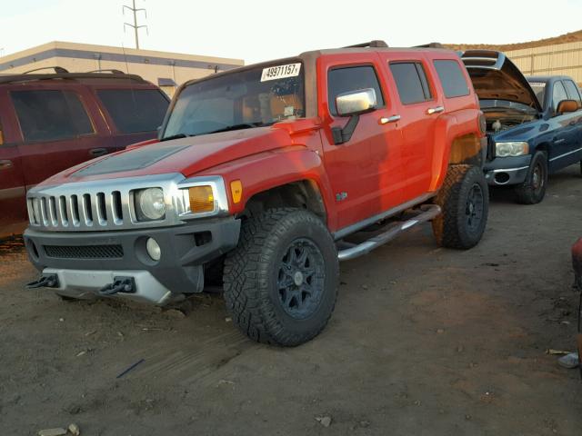 5GTEN13L998145385 - 2009 HUMMER H3 ALPHA RED photo 2