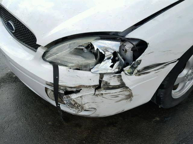 1FAFP53225A145709 - 2005 FORD TAURUS SE WHITE photo 9