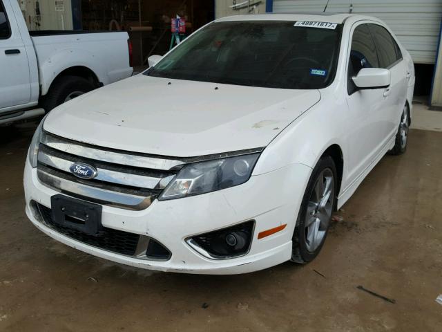 3FAHP0KC9BR172803 - 2011 FORD FUSION SPO WHITE photo 2