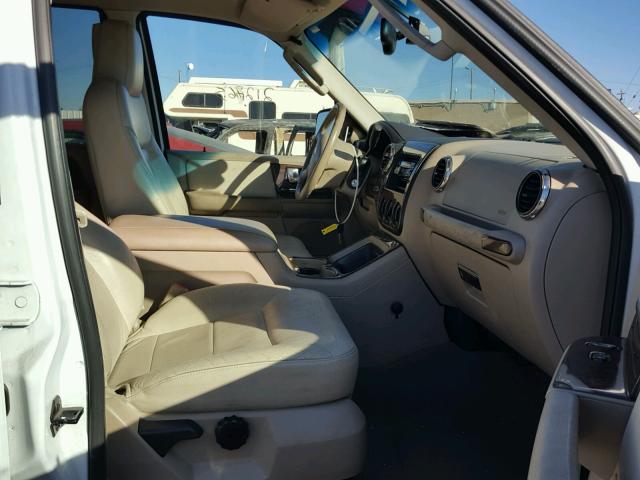 1FMPU15L33LA92943 - 2003 FORD EXPEDITION WHITE photo 5