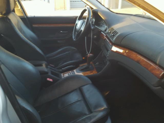 WBADT43422GY40366 - 2002 BMW 525 I AUTO SILVER photo 5