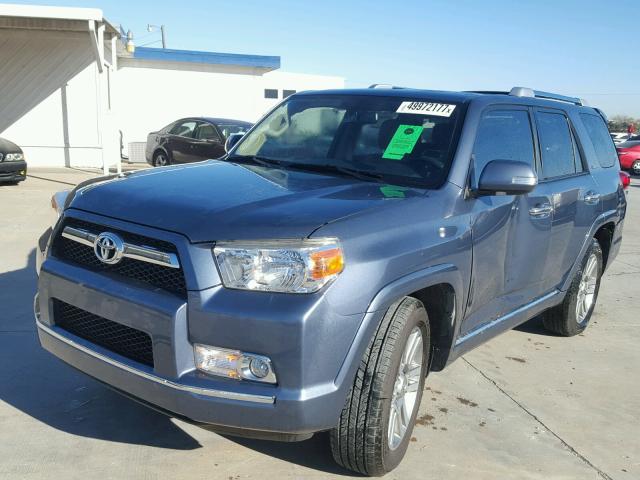 JTEZU5JR0C5035386 - 2012 TOYOTA 4RUNNER SR BLUE photo 2