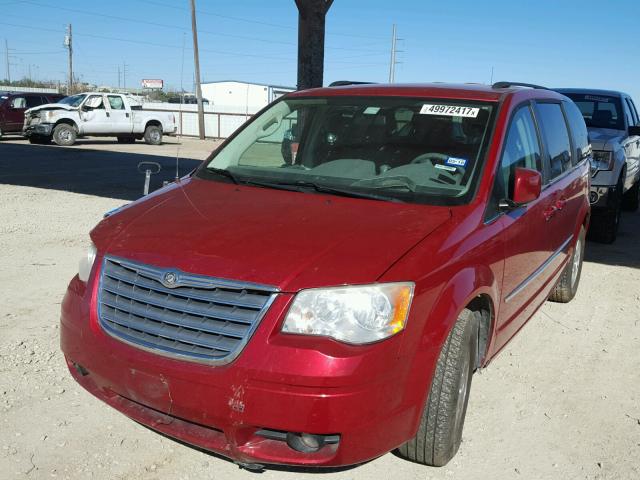 2A4RR5D16AR245741 - 2010 CHRYSLER TOWN & COU RED photo 2