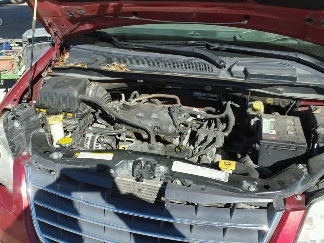 2A4RR5D16AR245741 - 2010 CHRYSLER TOWN & COU RED photo 7