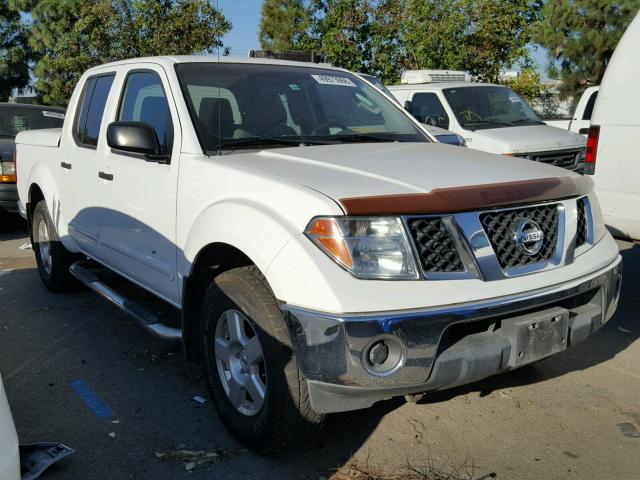 1N6AD07WX8C430869 - 2008 NISSAN FRONTIER C WHITE photo 1