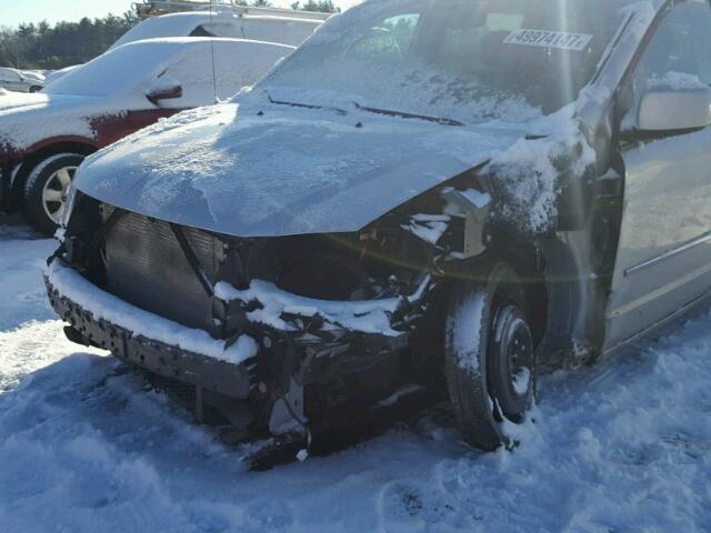 2D4RN5D19AR218778 - 2010 DODGE GRAND CARA SILVER photo 9