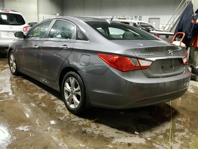 5NPEC4ACXBH123064 - 2011 HYUNDAI SONATA SE GRAY photo 3