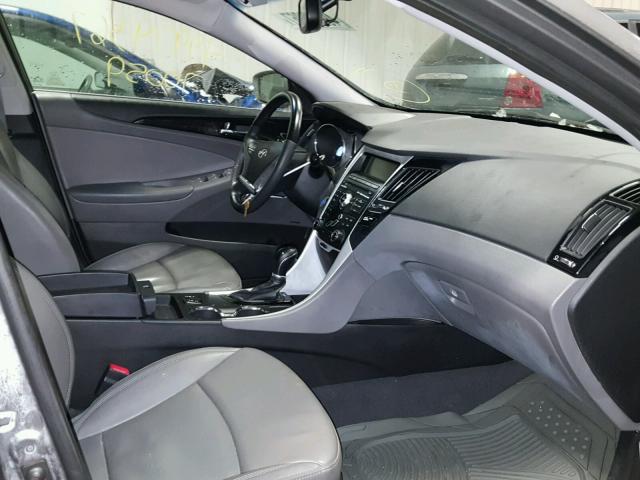 5NPEC4ACXBH123064 - 2011 HYUNDAI SONATA SE GRAY photo 5