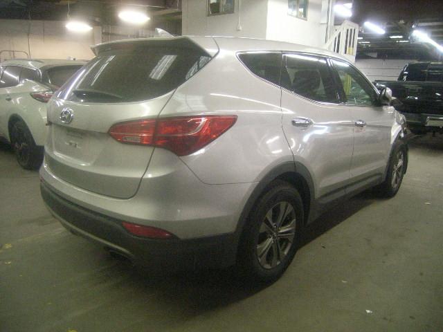 5XYZTDLB6FG261624 - 2015 HYUNDAI SANTA FE S SILVER photo 4
