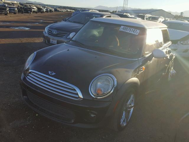 WMWSU3C50BT099780 - 2011 MINI COOPER BLACK photo 2