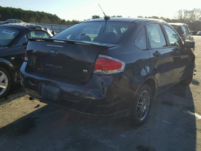 1FAHP3FN7AW298442 - 2010 FORD FOCUS SE BLACK photo 4