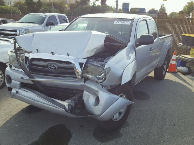 5TETX4GN9AZ683450 - 2010 TOYOTA TACOMA PRE SILVER photo 2