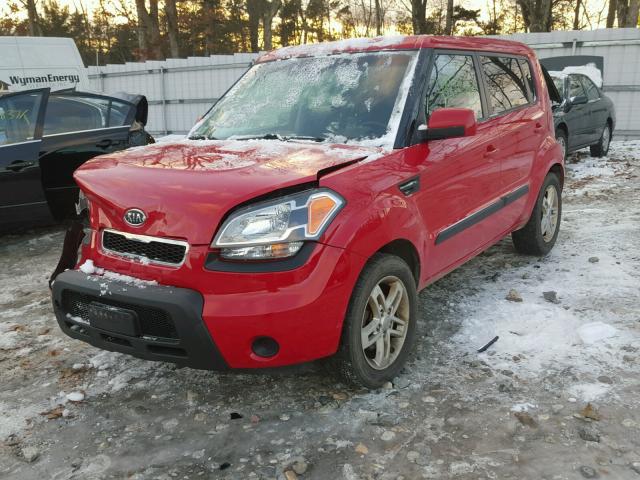 KNDJT2A25B7205749 - 2011 KIA SOUL + RED photo 2