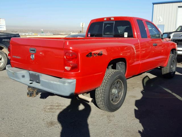 1D7HW22KX5S102919 - 2005 DODGE DAKOTA ST RED photo 4