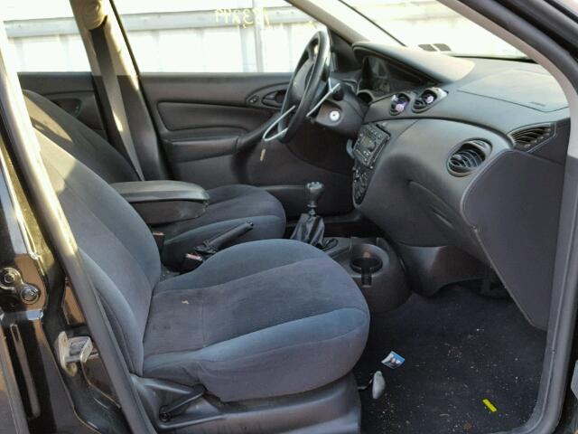 1FAFP34351W322312 - 2001 FORD FOCUS SE BLACK photo 5