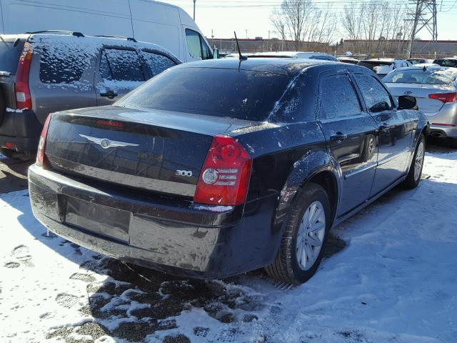 2C3KA43R28H145799 - 2008 CHRYSLER 300 LX BLACK photo 4