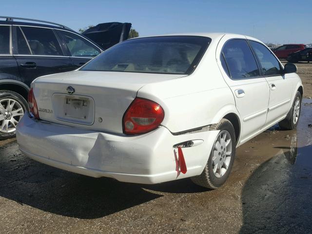 JN1CA31D51T831803 - 2001 NISSAN MAXIMA GXE WHITE photo 4