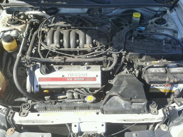 JN1CA31D51T831803 - 2001 NISSAN MAXIMA GXE WHITE photo 7