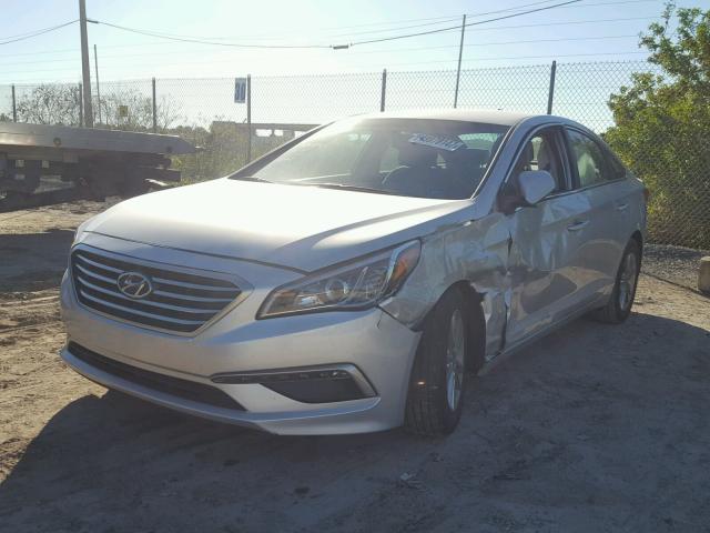 5NPE24AF1FH161706 - 2015 HYUNDAI SONATA SE GRAY photo 2