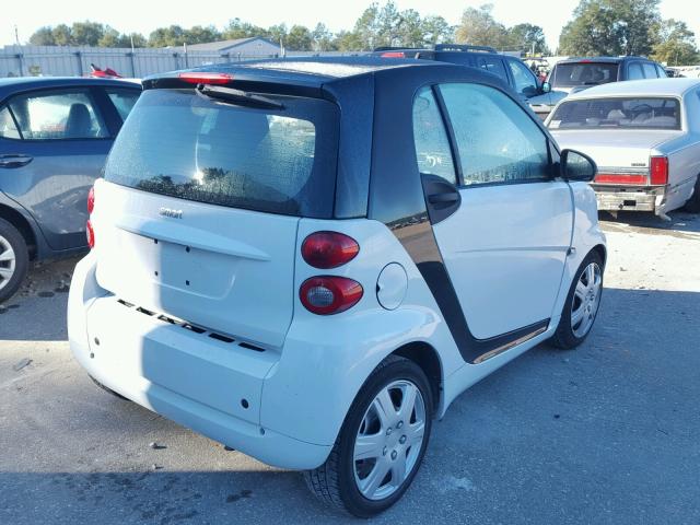 WMEEJ3BA3CK533352 - 2012 SMART FORTWO PUR WHITE photo 4