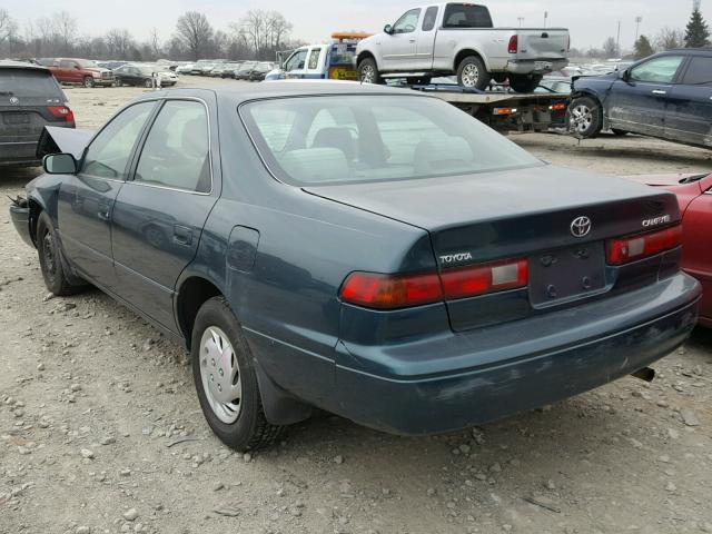 JT2BG22K7W0157430 - 1998 TOYOTA CAMRY CE GREEN photo 3