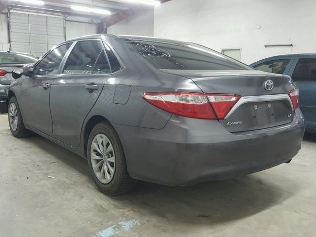 4T4BF1FK5GR557982 - 2016 TOYOTA CAMRY LE CHARCOAL photo 3