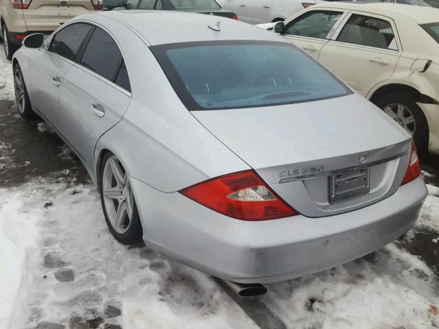 WDDDJ72X18A125196 - 2008 MERCEDES-BENZ CLS 550 SILVER photo 3