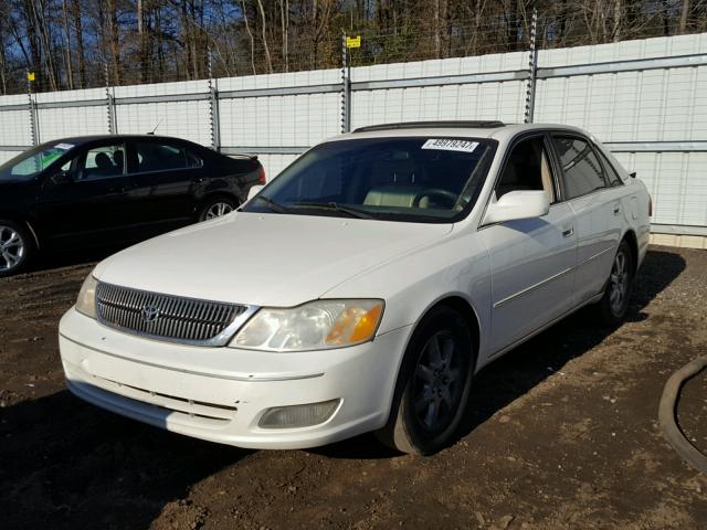 4T1BF28B6YU110494 - 2000 TOYOTA AVALON XL WHITE photo 2