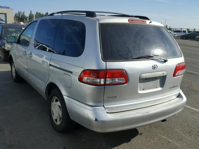 4T3ZF13CX2U473291 - 2002 TOYOTA SIENNA LE SILVER photo 3