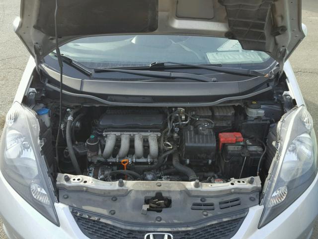 JHMGE8H34DC040260 - 2013 HONDA FIT SILVER photo 7