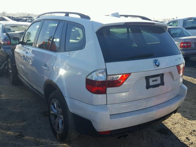 WBXPC93449WJ28862 - 2009 BMW X3 XDRIVE3 WHITE photo 3