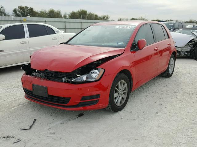 3VW217AU3GM021445 - 2016 VOLKSWAGEN GOLF S/SE RED photo 2