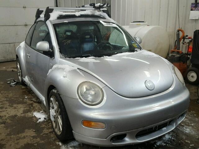 3VWDD21C0YM418848 - 2000 VOLKSWAGEN NEW BEETLE 银色 照片 1